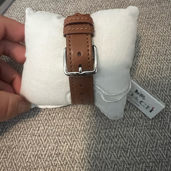 NWT Coach Brown Leather Watch - Picture 4 of 8